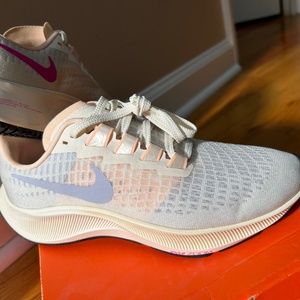 NEW ! Nike Air Zoom Pegasus  37 Womens Size 6.5 Pale Ivory Athletic Sneakers